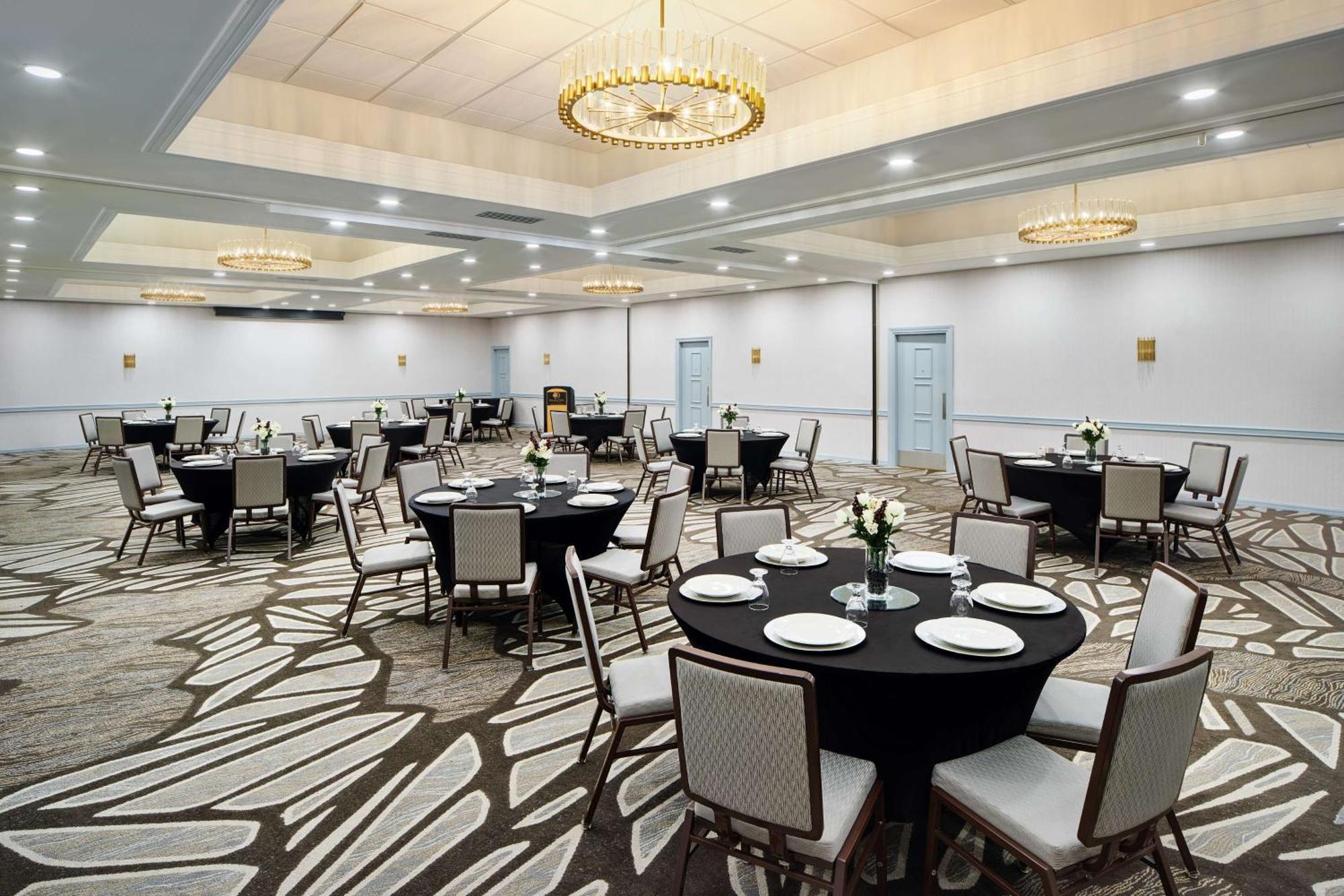 Готель Doubletree By Hilton Рокі-Маунт Екстер'єр фото